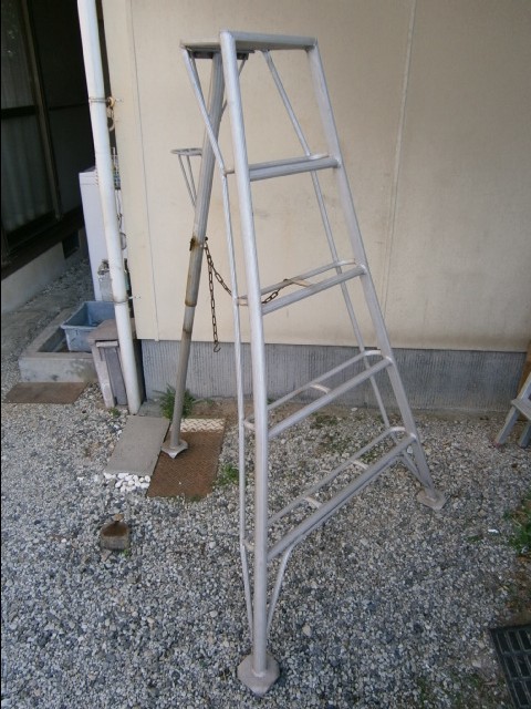  pickup limitation Manufacturers unknown stepladder 3 legs type length approximately 170 centimeter 