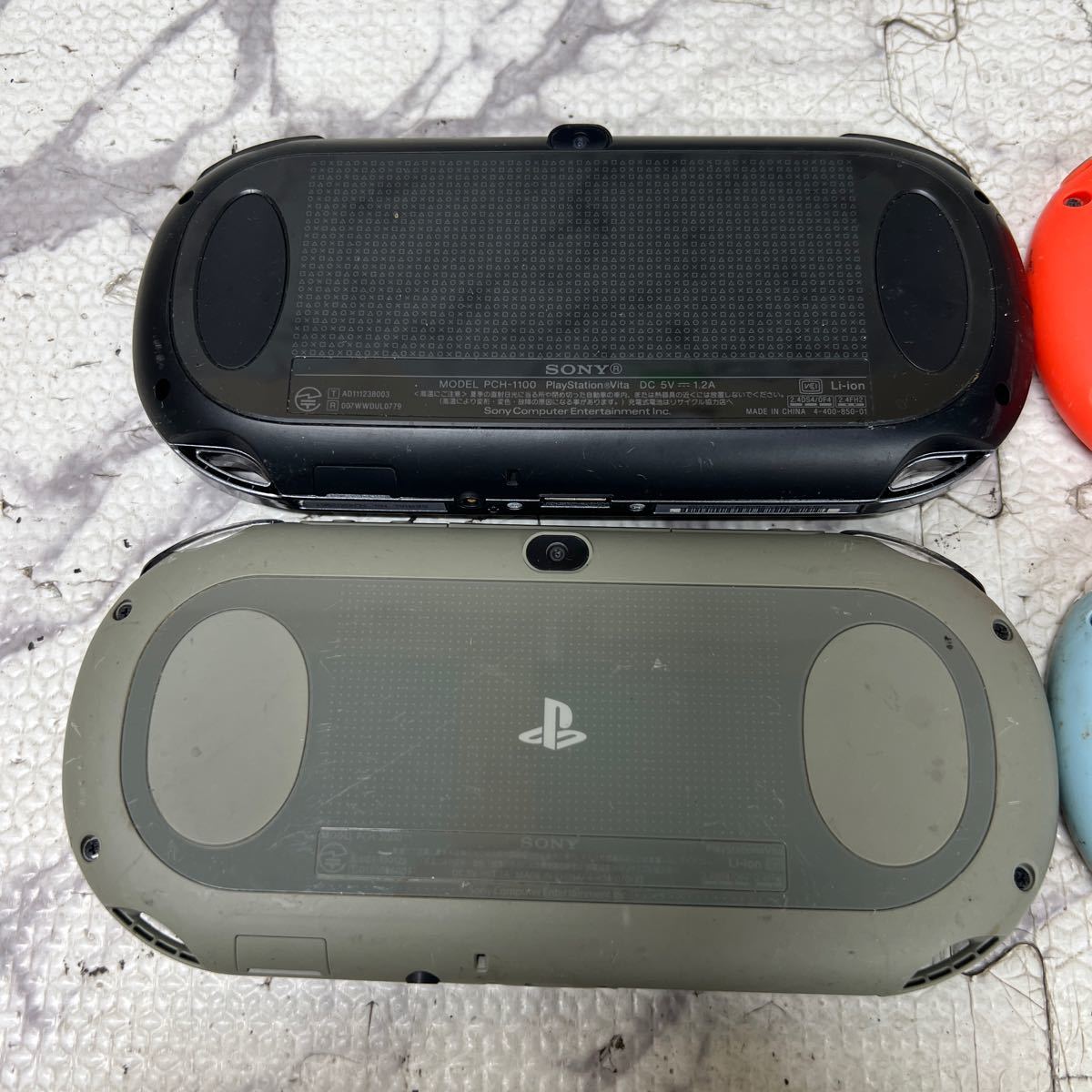 MYG-1072 激安 ゲー厶機 本体 SONY PS VITA PCH-2000 PCH-1100 動作未確認 4点 まとめ売り ジャンク 同梱不可_画像6