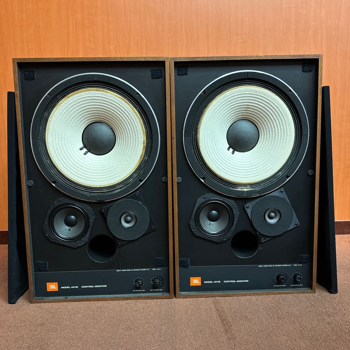 6 JBL ジェイビーエル 3Way スピーカー 4311BWXペア_画像1