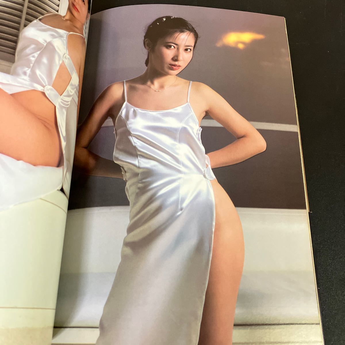 23-11-17 希少! 岡江久美子「華やかな自転」写真集昭和57年初版 23-11-17 希少! 岡江久美子「華やかな自転」写真集昭和57年初版