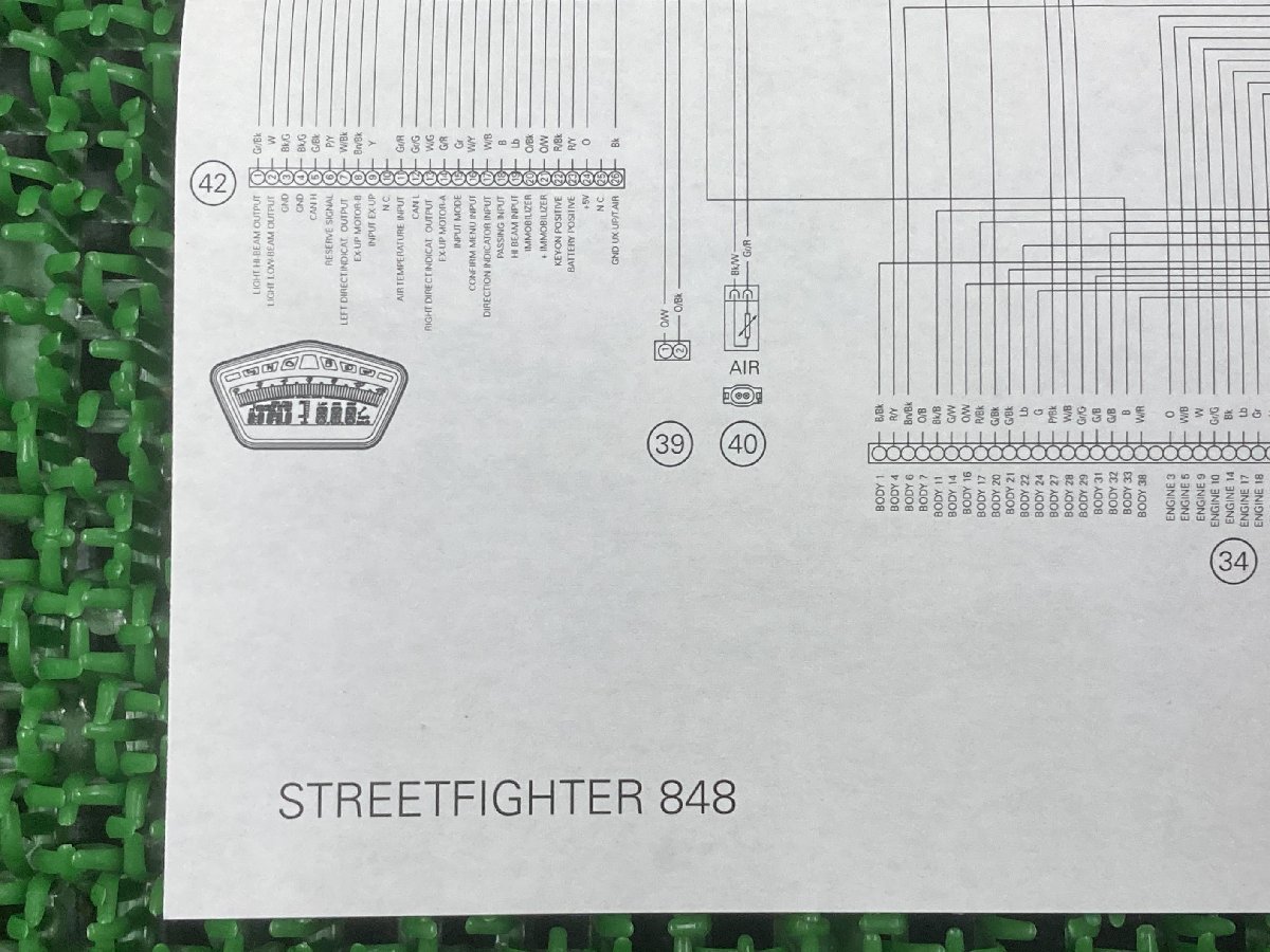 ストリートファイター848 取扱説明書 ドゥカティ 正規 中古 バイク 整備書 配線図有り STREETFIGHTER 日本語 フランス語 車検 整備情報_913.7.182.2G