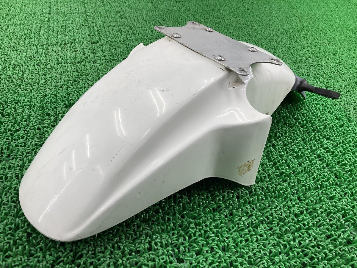 RG400ガンマ フロントフェンダー 白 スズキ 純正 中古 バイク 部品 HK31A 修復素材に ノーマル戻しに そのまま使える RG500ガンマにも