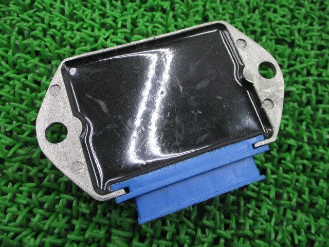 PK80 レギュレター ピアジオ 純正 中古 バイク 部品 12V 96W ベスパ Vespa PX125 車検 Genuine_161639