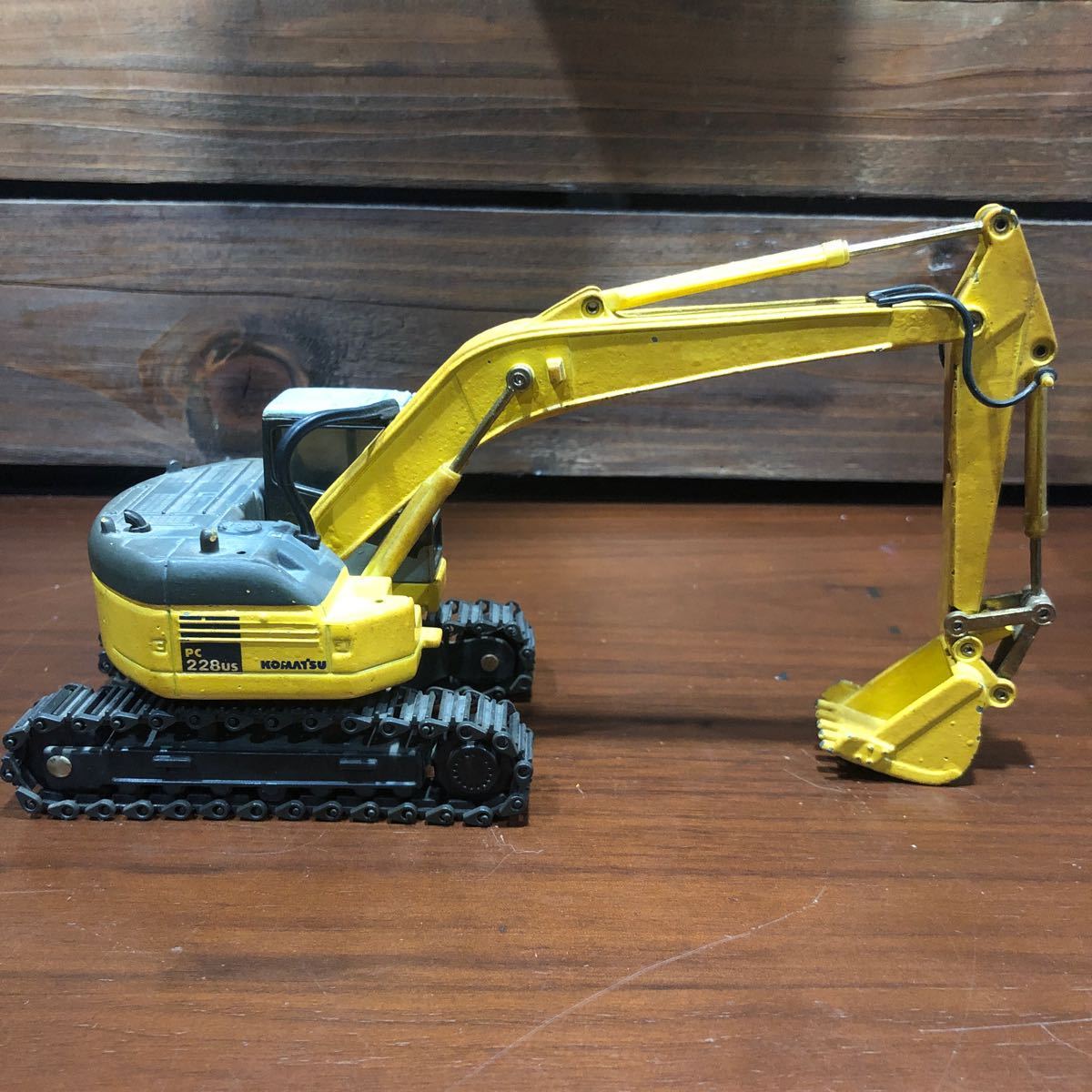 非売品　絶版　ジャンク　KOMATSU pc228usパワーショベル 油圧ショベル ショベルカー バックホー　おもちゃ　模型　ジオラマ_画像2