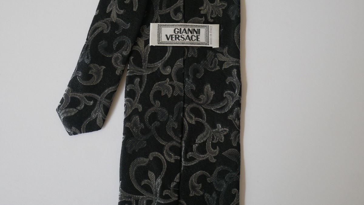 未使用に近い【GIANNI VERSACE ジャンニ・ヴェルサーチ】USED ブランドネクタイ/m14-GG3-26-30_画像4