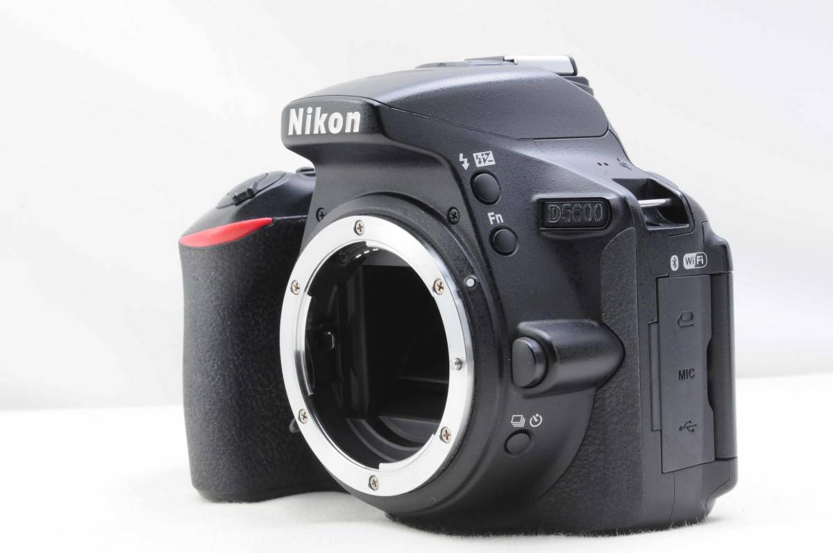 ★美品★ Nikon デジタル一眼レフカメラ D5600 ボディー ブラック　（G590）_画像3