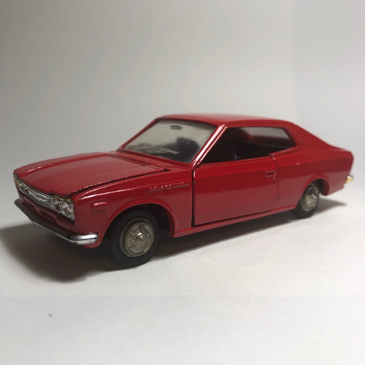 ダイヤペット ニッサン ローレル ハードトップ 2000GX 赤 1/40 D-229 ヨネザワ 日本製（ルース品）日産 LAUREL C30型 昭和46年発売 当時物_画像1