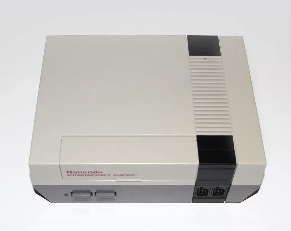 任天堂 エンターテイメントシステム NES 海外版 ファミコン本体 任天堂 エンターテイメントシステム NES 海外版 ファミコン本体