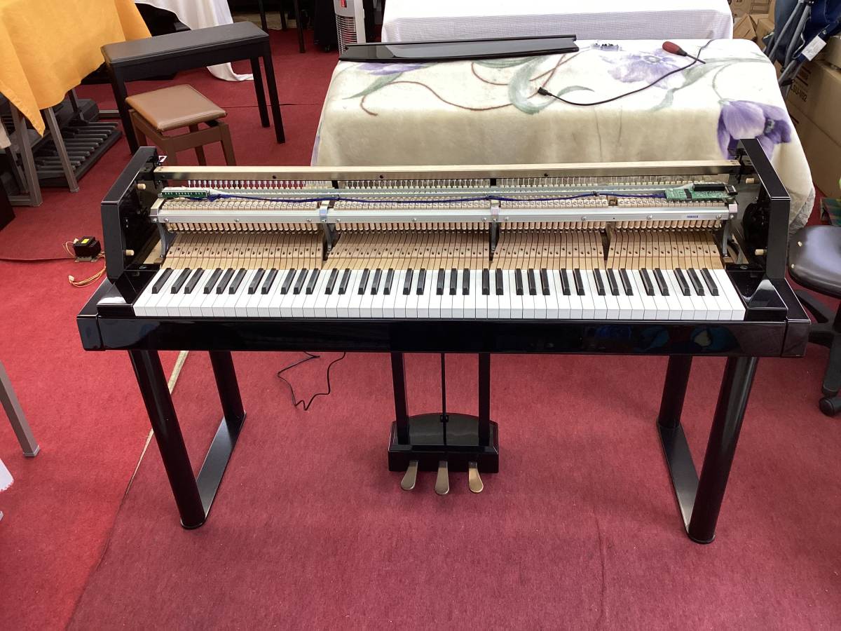 ヤマハ電子ピアノDGP-5グランタッチ3製電子ピアノのタッチ感に満足しない方に是非お勧めグランドピアノと同じタッチですよ私の納品設置のみ_内部の木材部分もぜんぜん悪く有りません