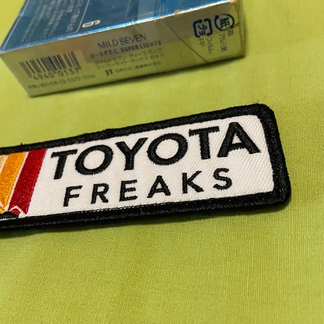 白　絶版　TOYOTA FREAKS 　Horizontal　パッチ　USDM トヨタフリークス　タンドラ　タコマ　ランクル　FJクルーザー　プラド_画像2