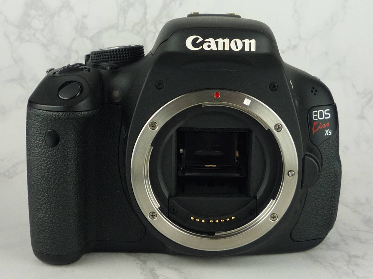  Canon キヤノン EOS Kiss X5 + ZOOM EF 28-105mm 1:3.5-4.5 アングルファインダー他オマケ付き_画像4
