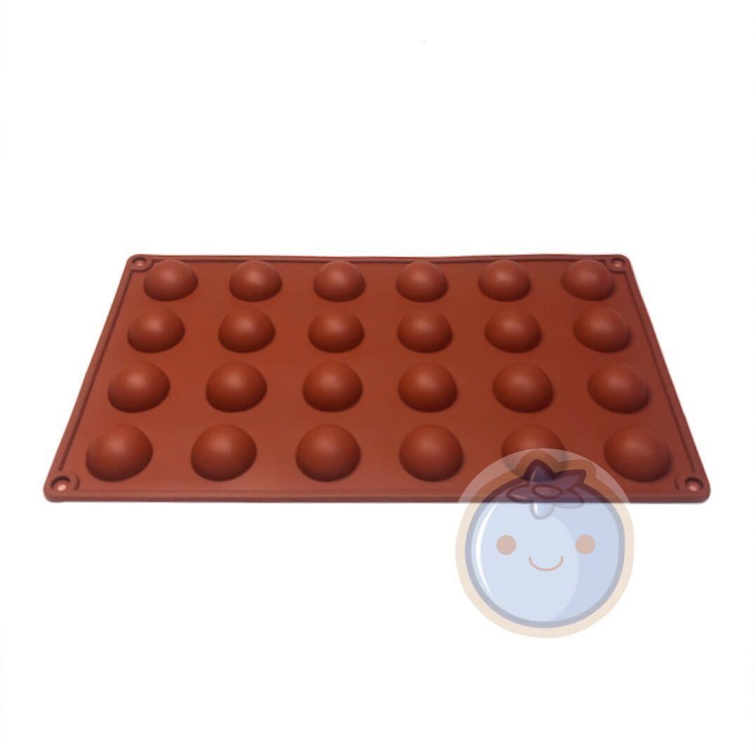 新品（送料無料）2.7ＣＭ　半球　シリコンモールド型　半球型 ボール型　丸形型　チョコ型　ムース型　クッキー　抜き型　マフィンケーキ型_画像2