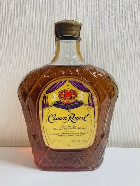C-66433M　【未開栓】 クラウンロイヤル Crown Royal 1981 ウイスキー 750ml 40% 箱・巾着付 カナディアン 古酒 洋酒 お酒_画像4