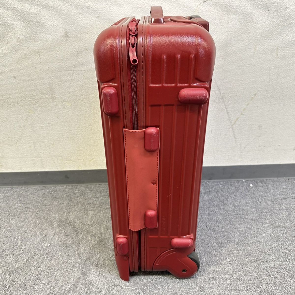 E625-I55-688 RIMOWA リモワ スーツケース キャリーバッグ レッドカラー 2輪 旅行 トラベル サイズ(約)54×35×18cm 107cm_画像5