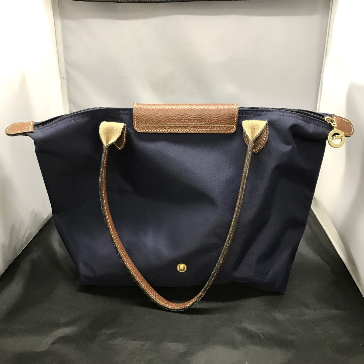 E113-I43-1841 LONGCHAMP ロンシャン トートバッグ 約27×14×25㎝ レディース ネイビー ナイロン製 鞄 カバン バッグ_画像3