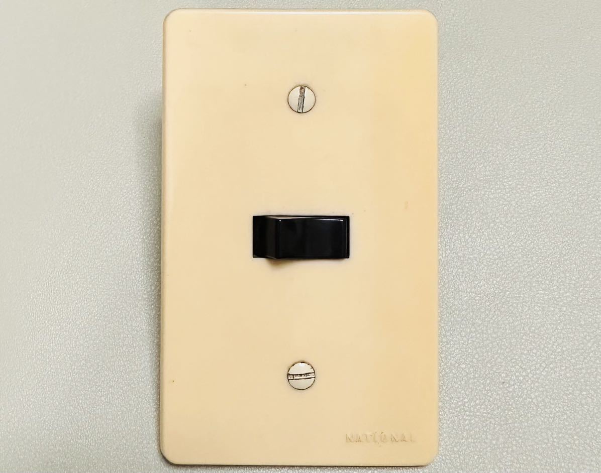 Yahoo!オークション - 松下電工 スイッチC(3路) レトロ プレート Yahoo!オークション - 松下電工 スイッチC(3路) レトロ プレート