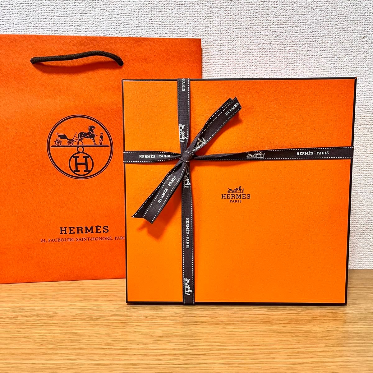 新品 2枚 ギフト用包装】エルメス ソレイユ ドゥ エルメス 新品 2枚 ギフト用包装】エルメス ソレイユ ドゥ エルメス