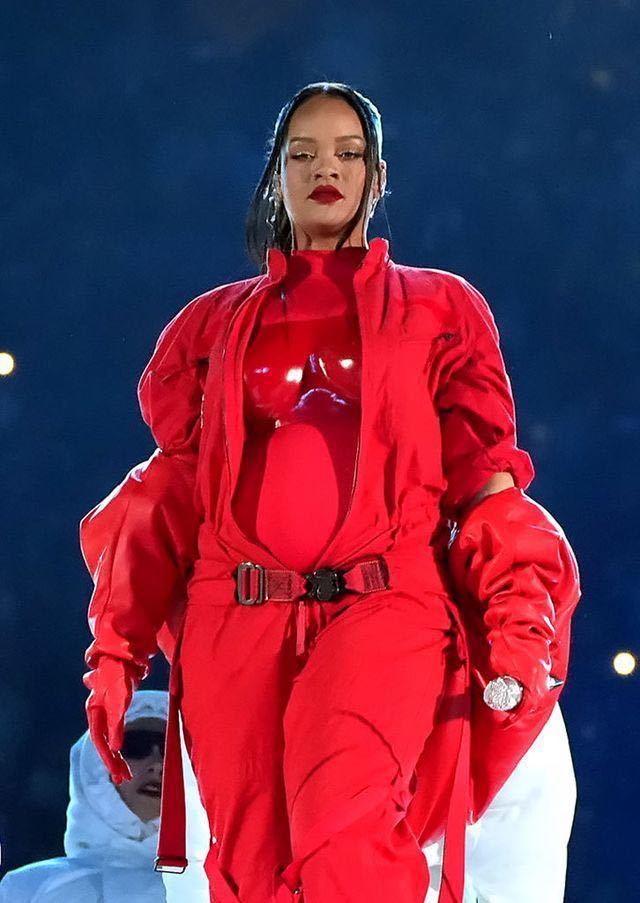 S2023スーパーボウルRihannaリアーナNFL公式フーディーFENTYパーカーMitchell & Ness Super Bowlミッチェルアンドネス日本未発売スウェット_画像2