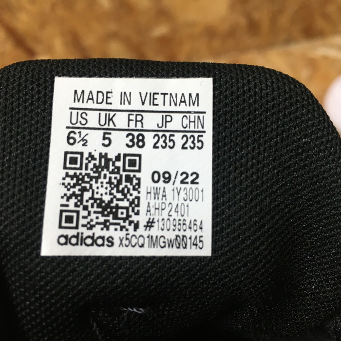 未使用 adidas レディース スニーカー 23.5cm HP2401 ブラック [jgg]_画像7