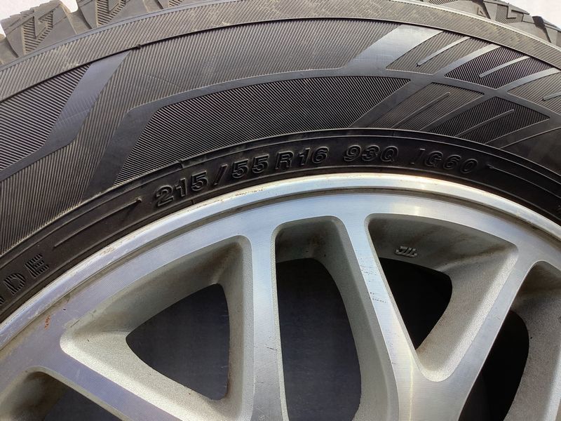 トヨタ クラウン ヨコハマ アイスガード スタッドレスタイヤ 215/55R16 アルミホイール 4本セット_画像5