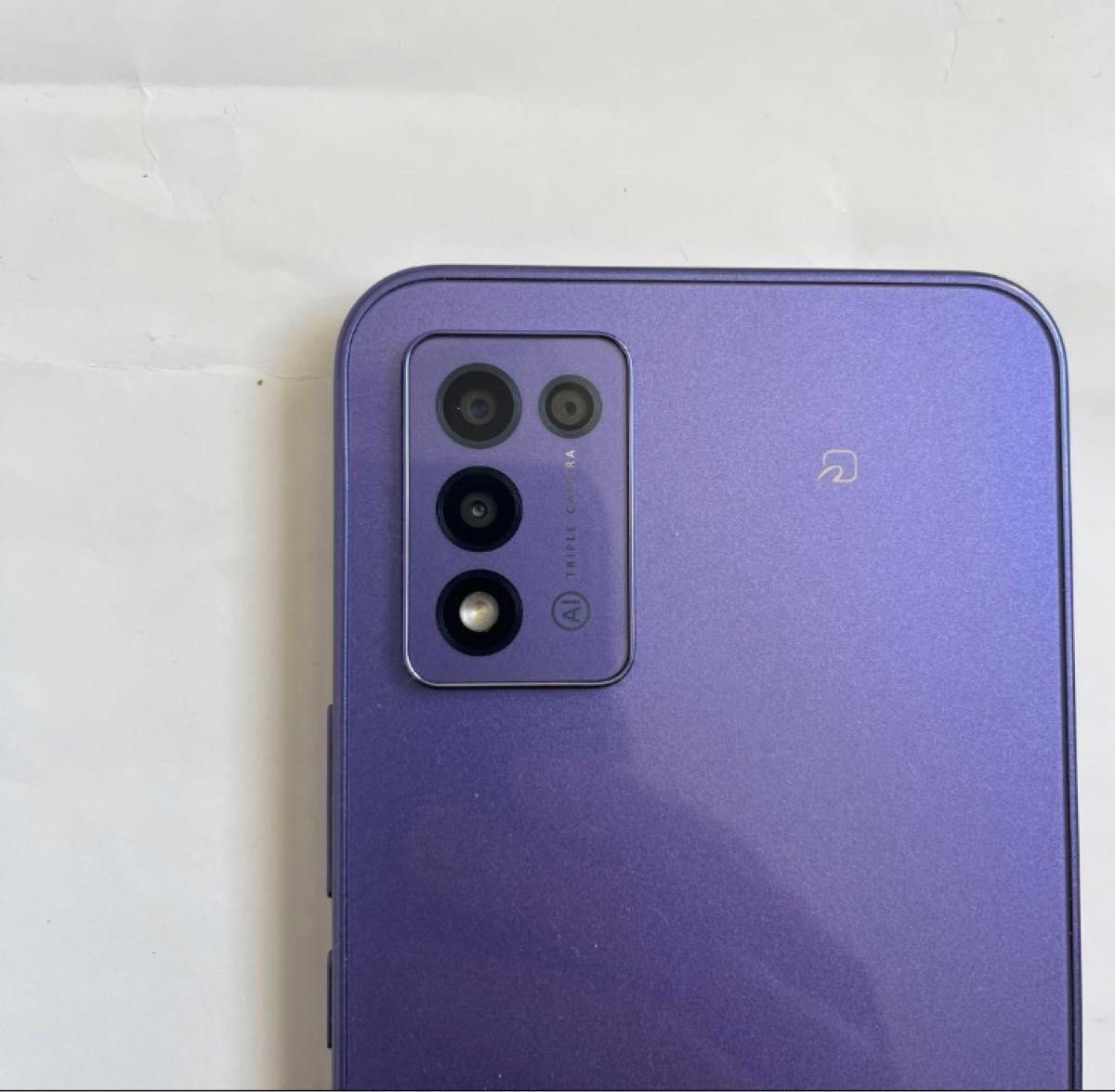 ZTE Libero 5G Ⅲ (Ymobile A202ZT) SIMフリー SIMトレー穴付近 ZTE Libero 5G Ⅲ (Ymobile A202ZT) SIMフリー SIMトレー穴付近