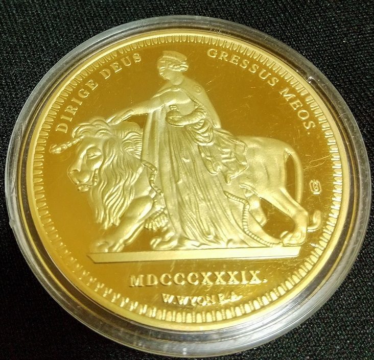 COA付 2009年 英国 イギリス ウナとライオン プルーフ 金メッキメダル 1839年 5ポンド 金貨 レプリカ ウナライオン_画像3