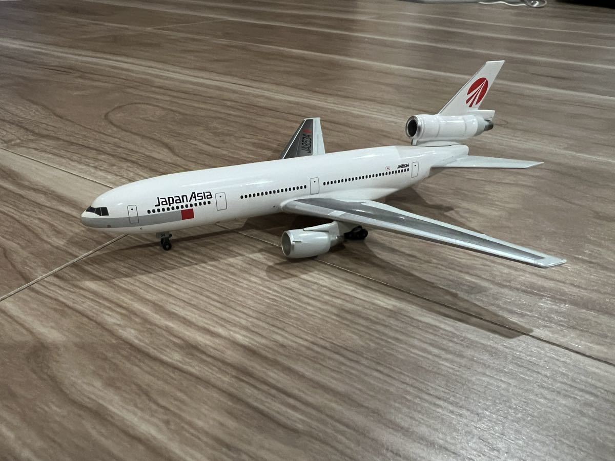 DRAGON 日本アジア航空　DC-10-40 1/400._画像2