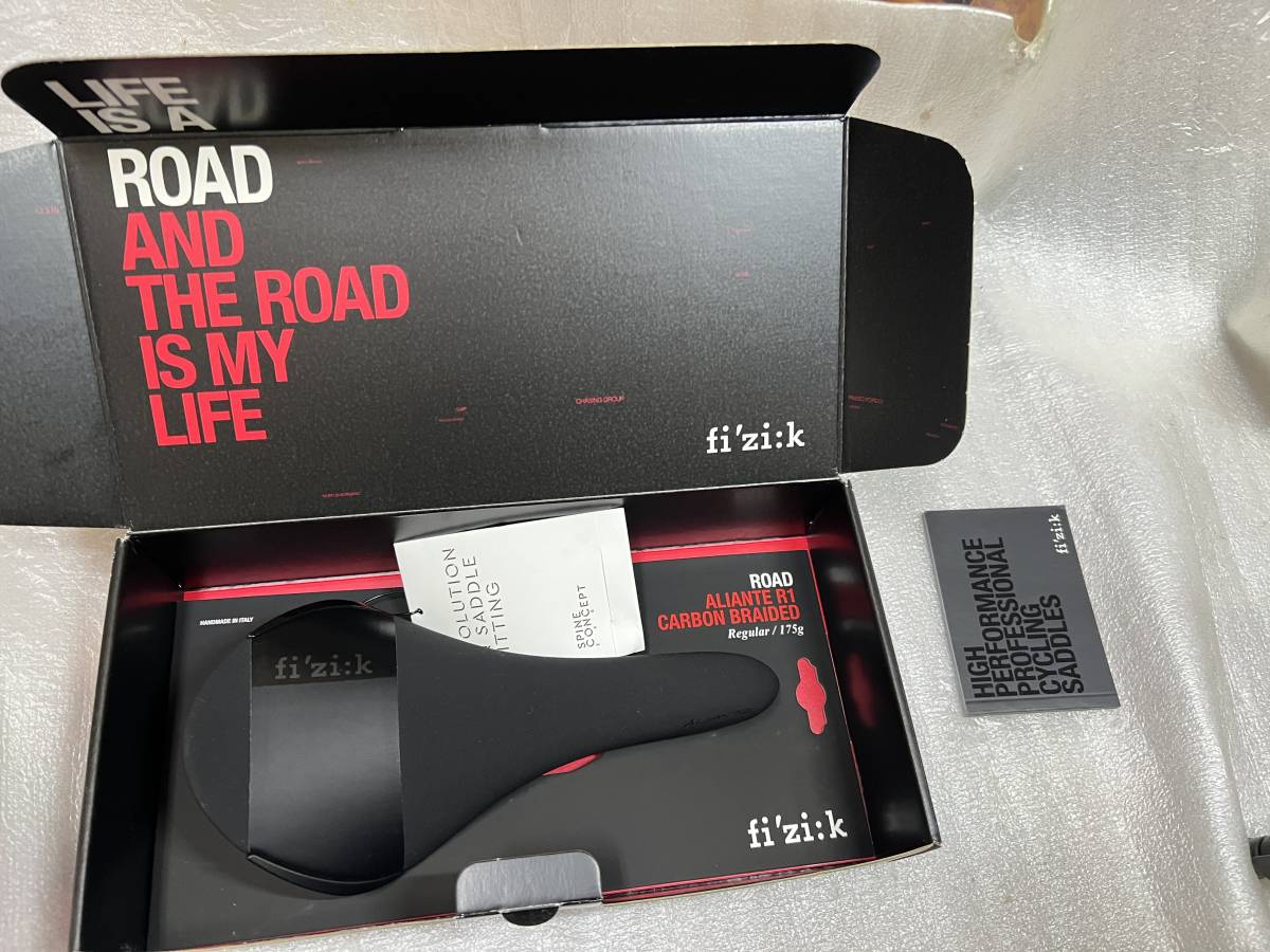 新品 フィジーク Fizik レ ALIANTE R1 REGULAR カーボンレール カーボンバックプレーン