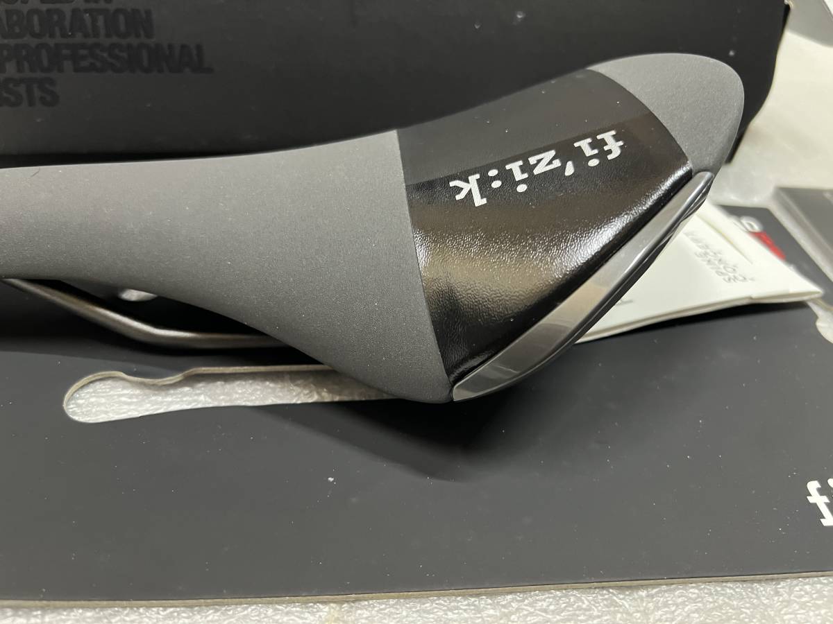 新品 フィジーク Fizik レ ALIANTE R3 K:IUM レール カーボン 新品 フィジーク Fizik レ ALIANTE R3 K:IUM レール カーボン