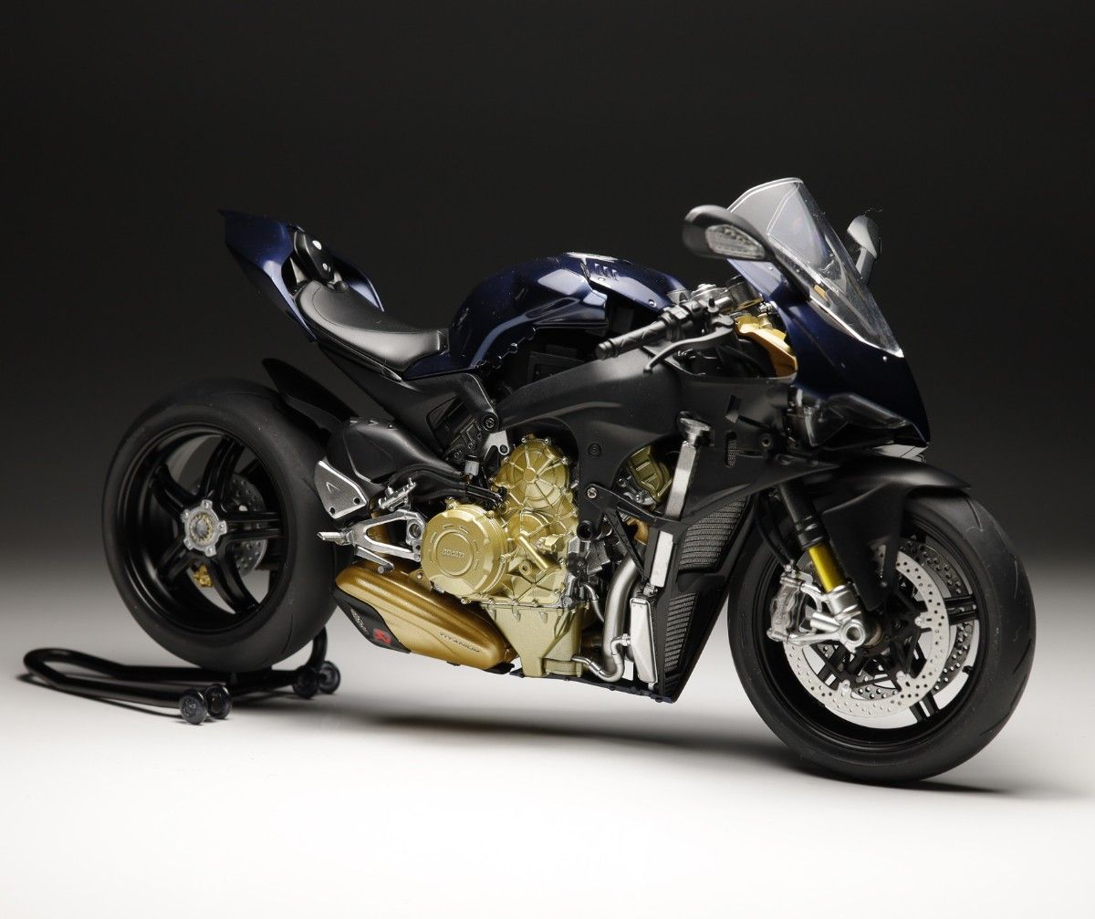 タミヤ 1/12 ドゥカティ スーパーレッジェーラv4 全塗装完成品 タミヤ 1/12 ドゥカティ スーパーレッジェーラv4 全塗装完成品