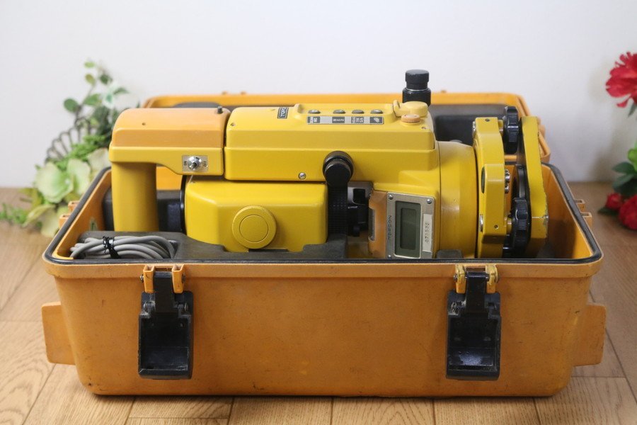 TOPCON GTS-310F】トータルステーション 測量機 ジャンク!! 管Z7813 TOPCON GTS-310F】トータルステーション 測量機 ジャンク!! 管Z7813