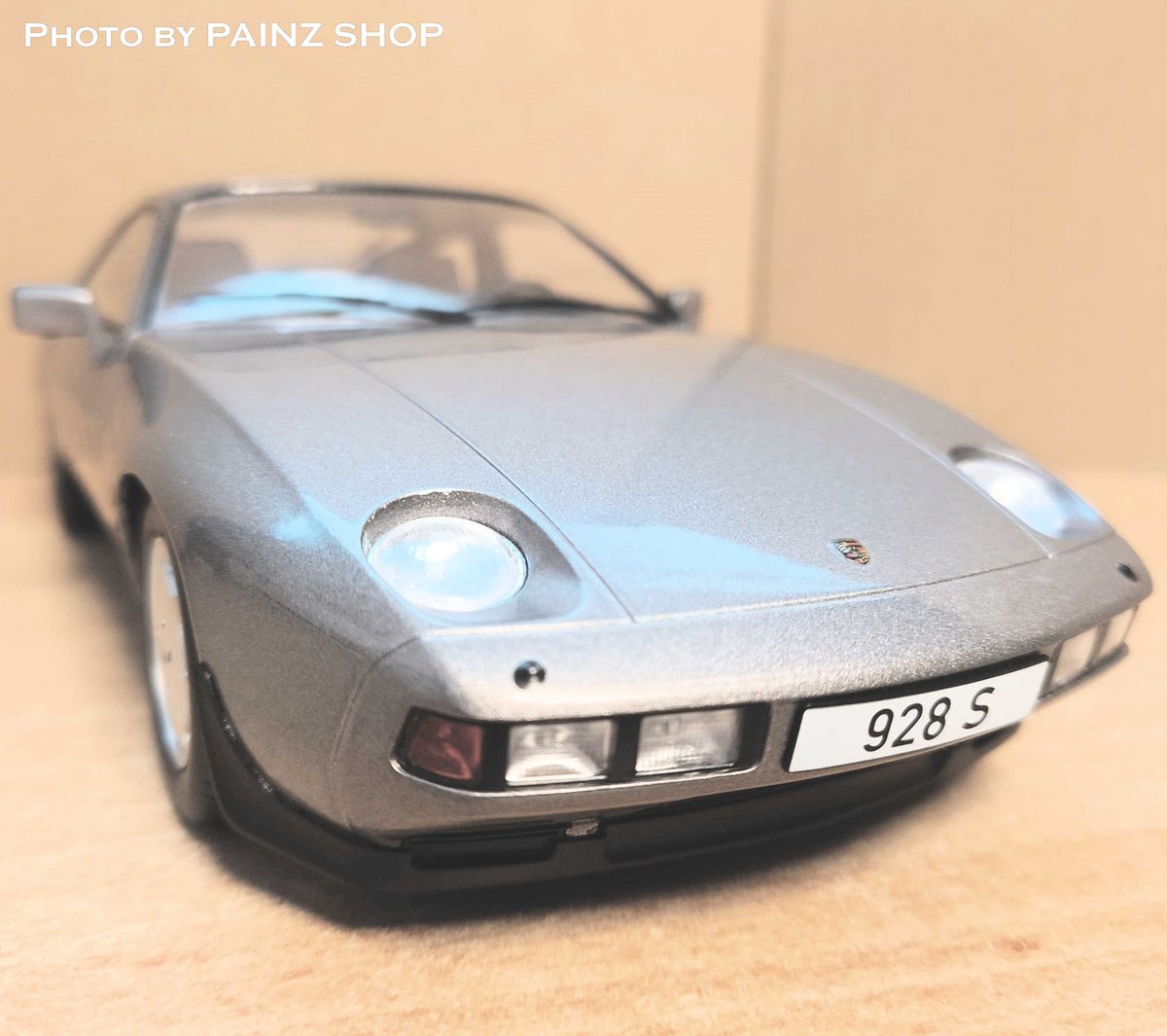 1/18 ポルシェ928S 1979 Porsche シルバー COUPE MGC製ダイキャスト製ミニカー