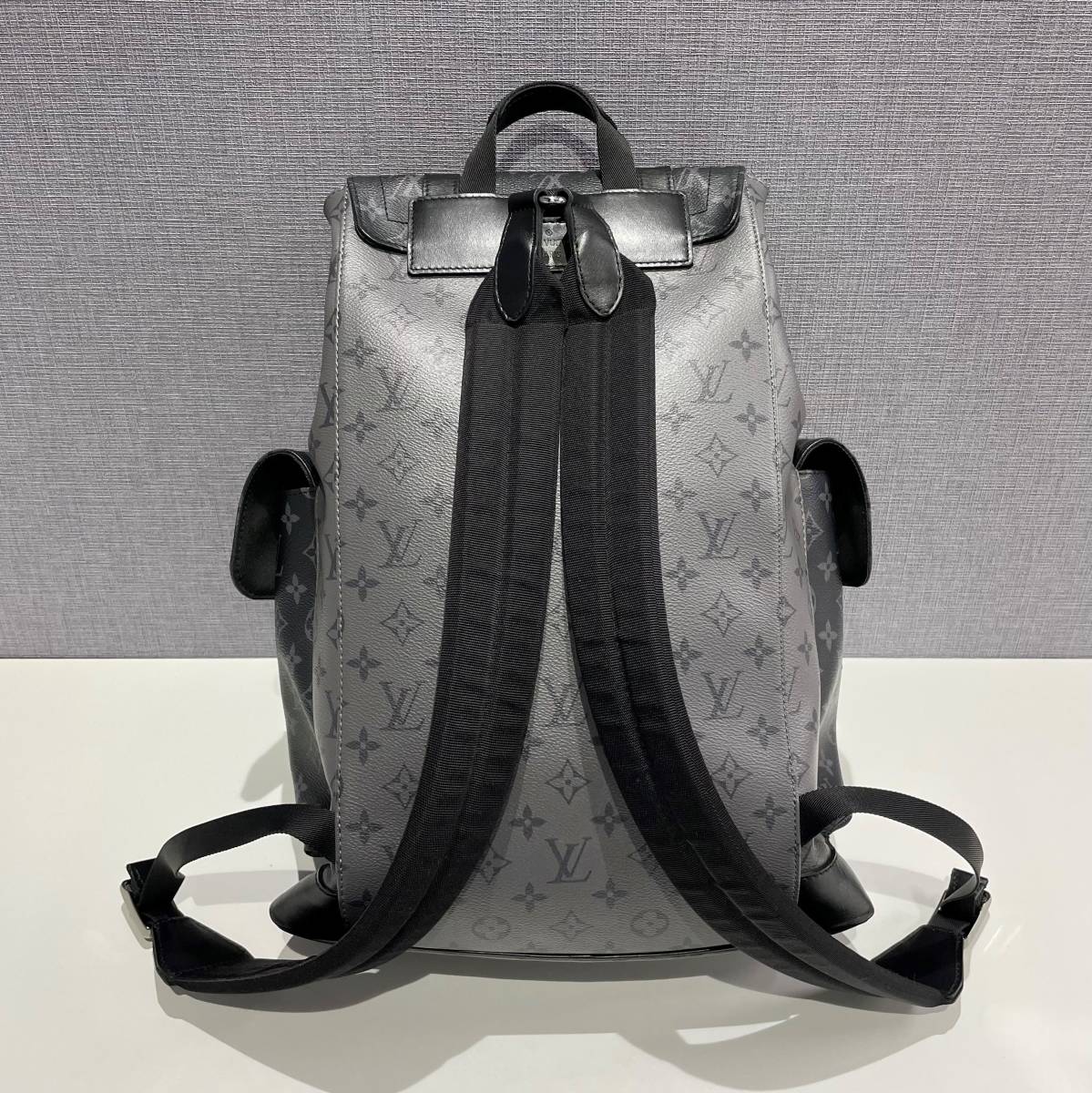 ☆超美品☆　ルイヴィトン　LOUISVUITTON リュック・デイパック クリストファーPM モノグラム・エクリプス レザー ブラック×グレー _画像4