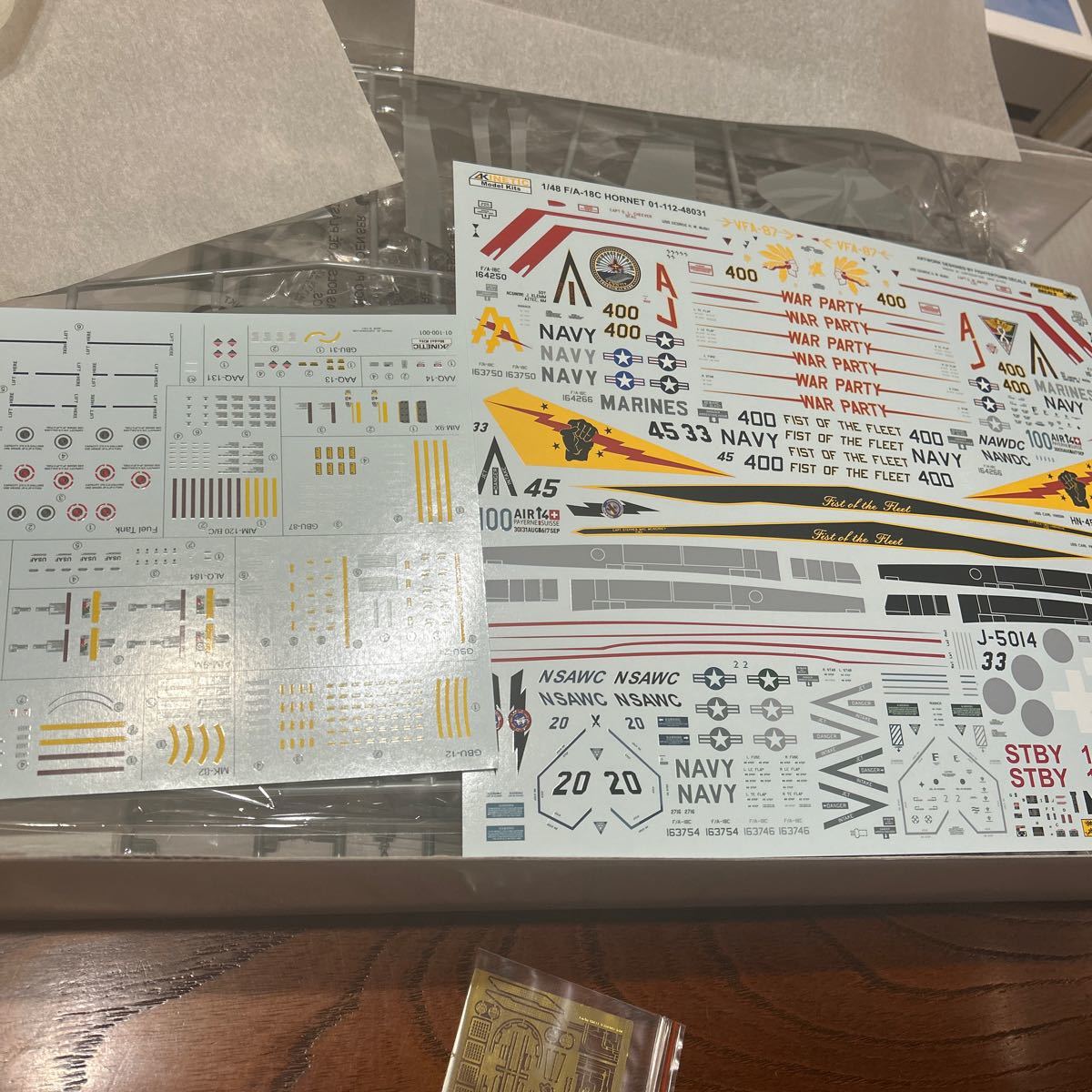 F/A-18C アメリカ海軍、スイス、フィンランド、トップガン　　1/48 KINETIC_画像5