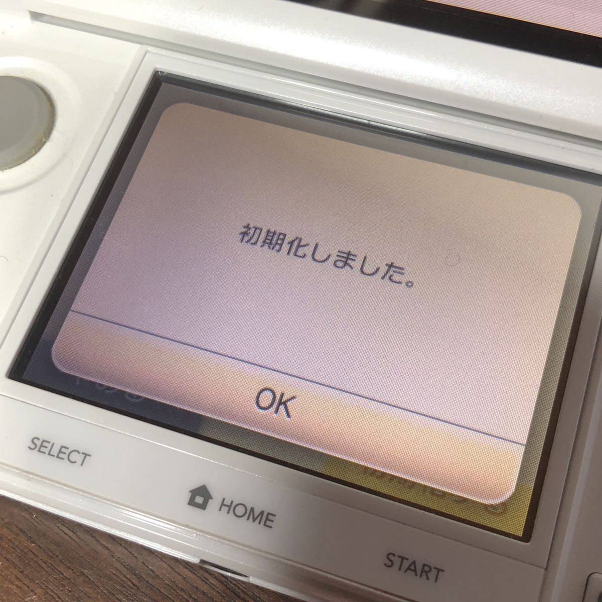 wr♪91動作OK!!初期化済み Nintendo 3DS ニンテンドー ゲー厶機 任天堂 ホワイト 白 ニンテンドー3DS 充電器あり_画像2