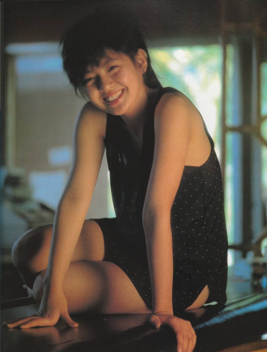 南野陽子　純だね、陽子。　巻頭グラビア36ページ大特集　DELUXEマガジンNo.13　1985_画像3