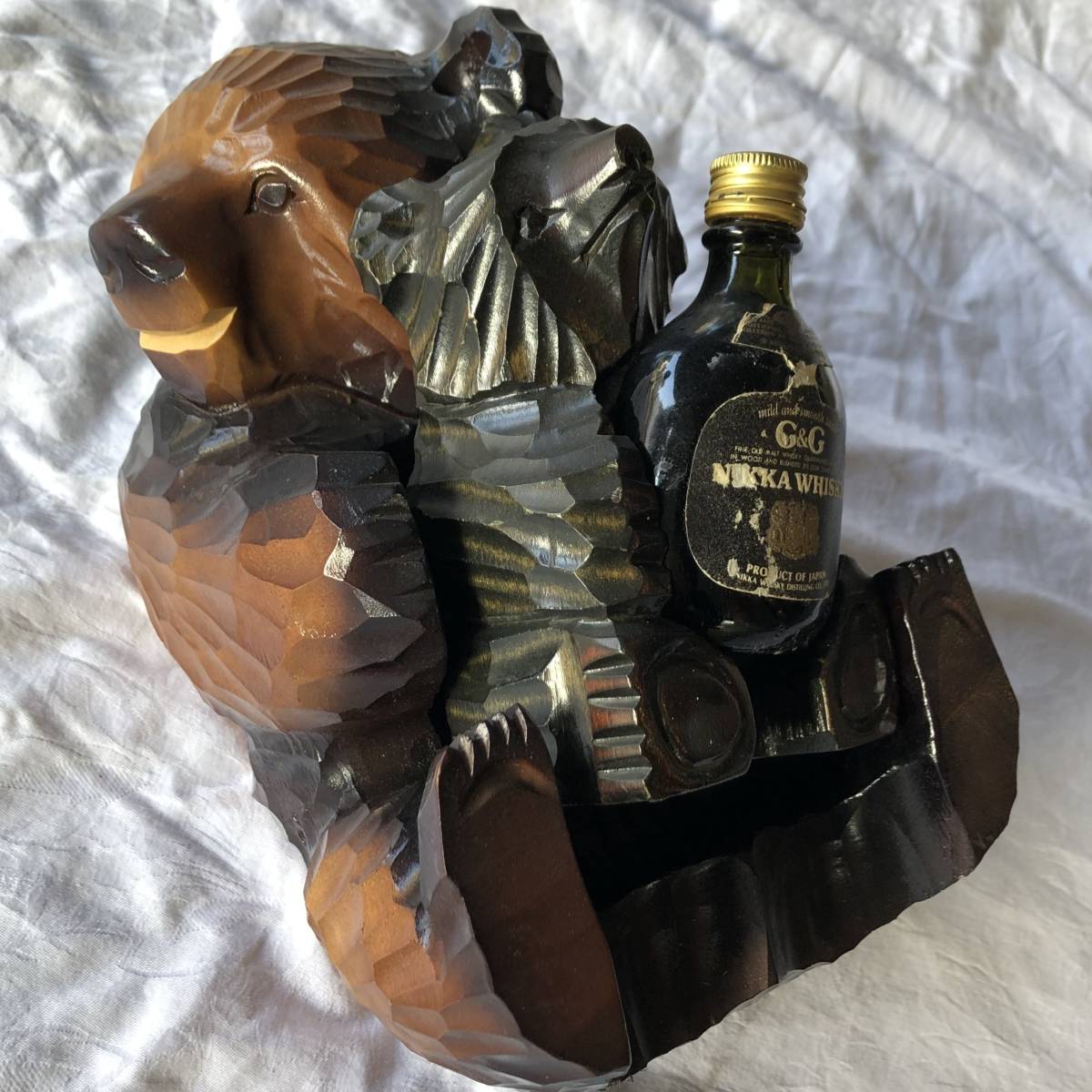 ミニボトル抱き親子熊 アイヌ彫刻 ニッカウイスキー G&G_画像1
