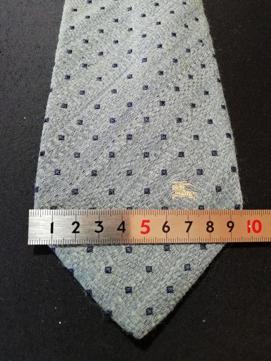 USED美品】 ネクタイ バーバリー BURBERRY グレー ドット柄 USED美品】 ネクタイ バーバリー BURBERRY グレー ドット柄
