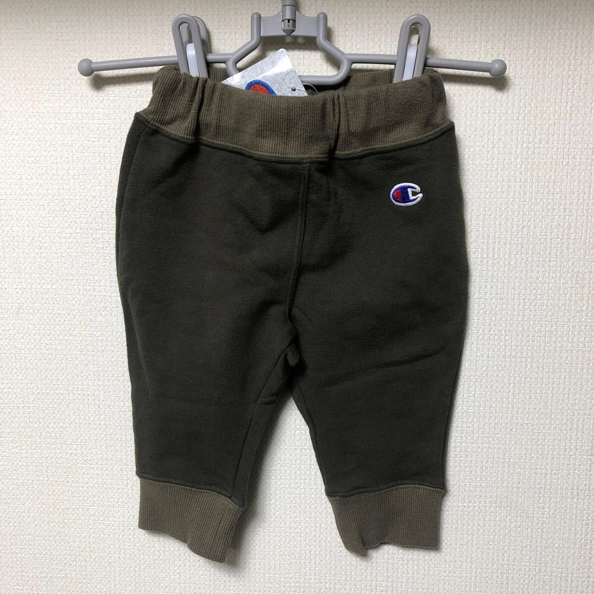 2点セット　新品　Champion チャンピオン ワンポイントロゴ　パンツ　サイズ70 カーキ　ボンボン帽子