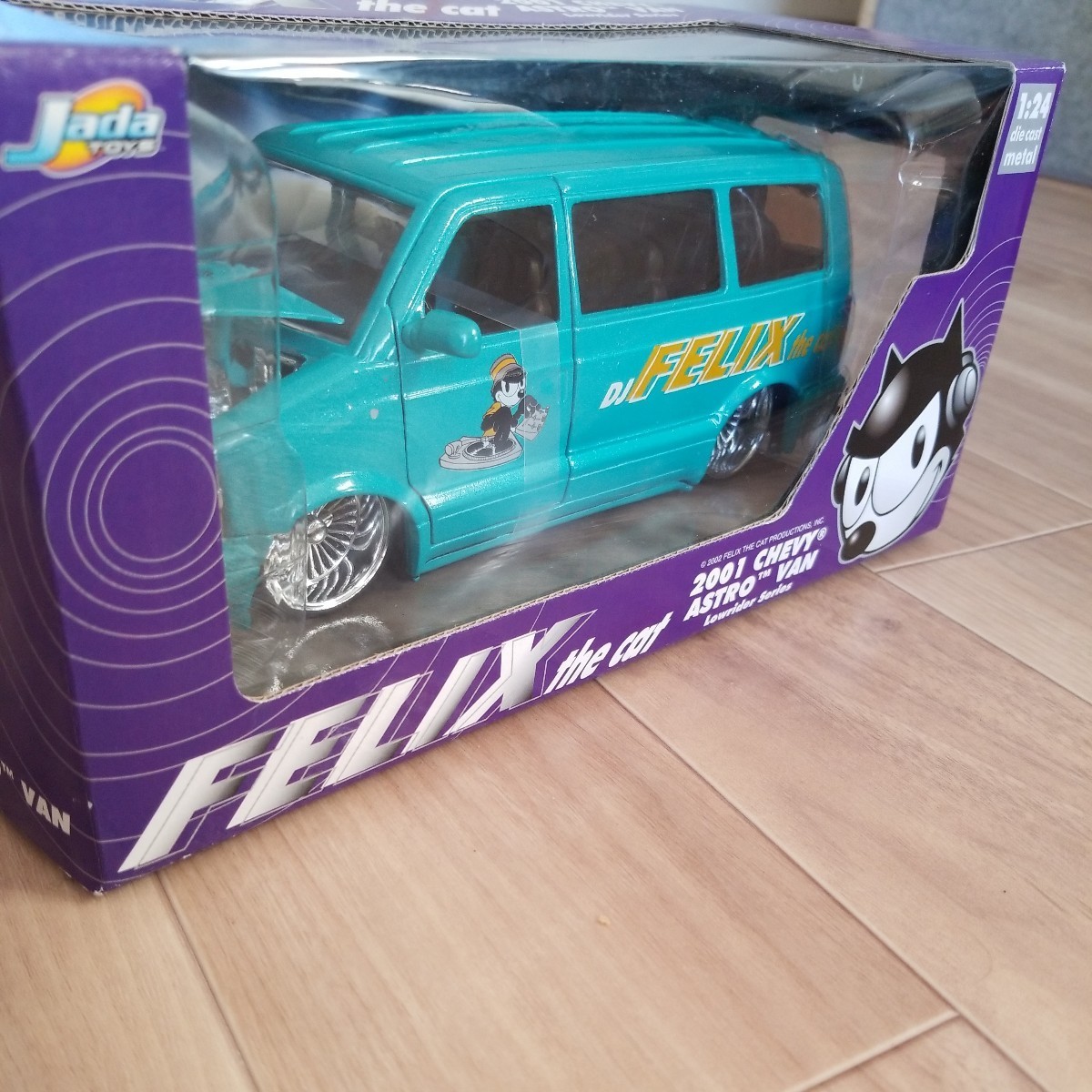 ジャダトイズ　JadaTOYS FELIX 2001 CHEVY ASTRO VAN　1/24 ミニカー アストロ FELIX 希少　当時物　_画像7