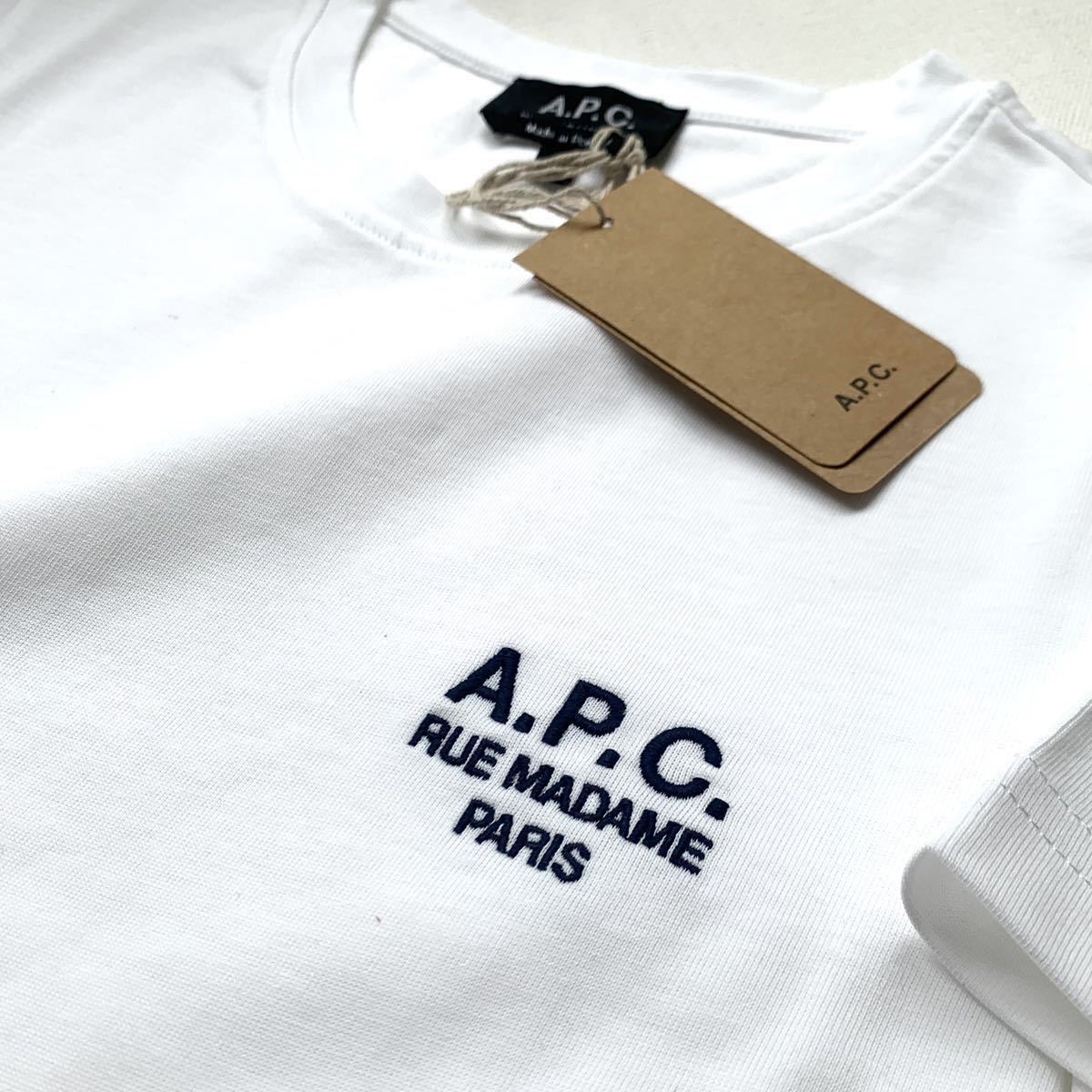 XL new goods A.P.C. A.P.C. standard embroidery Logo Denise T-shirt .1.54 ten thousand white white lady's APC thick 2023SS short sleeves Mini Logo free shipping 