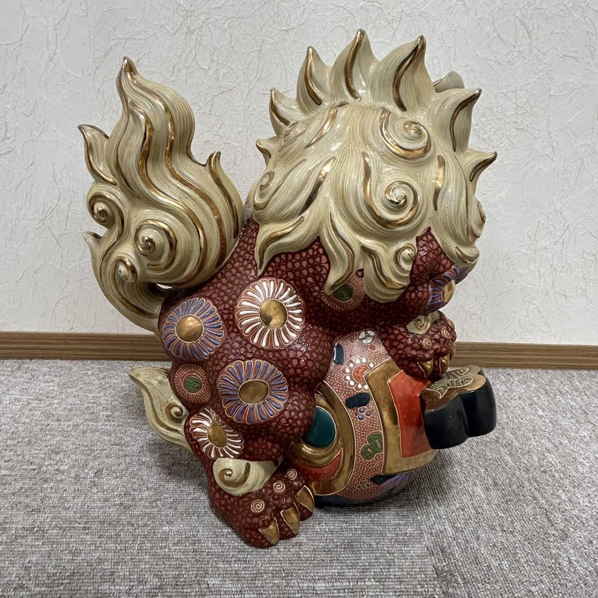 【ART-2133】1円スタート 九谷焼 玉乗り獅子 置物 高さ約35㎝ 横幅約36㎝ 作家等詳細不明 インテリア 箱なし 長期保管品 現状品_画像4