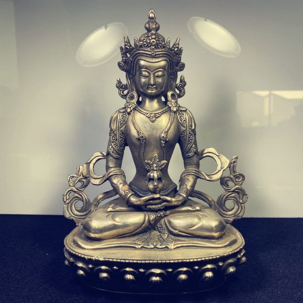 白銅細工 チベット密教 阿弥陀如来座像高彫 開運置物 上質 高さ約21.5cm