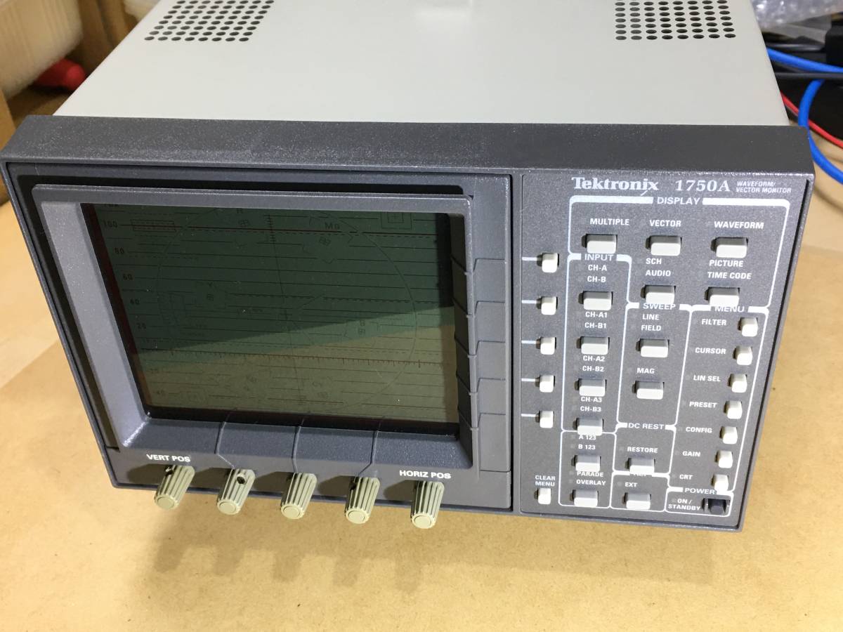 Tektronix 1750A テクトロニクス 波形モニタ／ベクトルスコープ 【ジャンク】_画像2