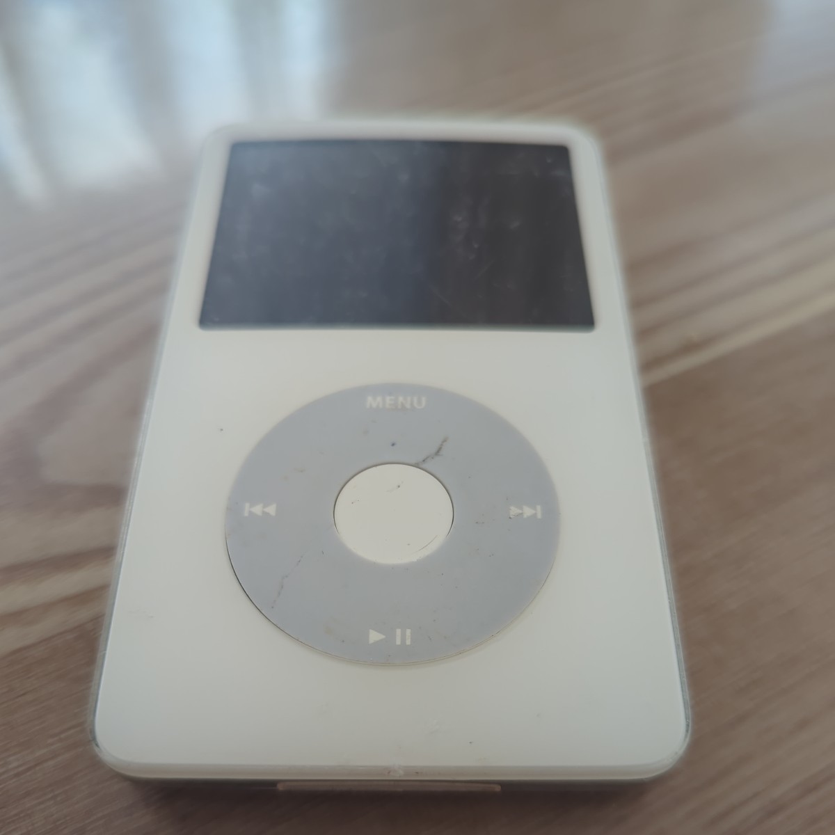 〈617〉iPod classic 第5世代 A1136 30GB 本体のみ中古　ジャンク品_画像2