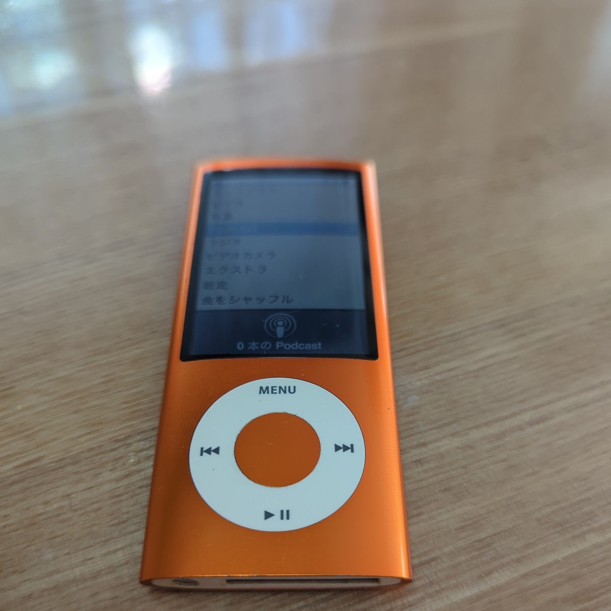 〈632〉iPod nano A1320 16GB 第5世代 本体＋シリコンカバー 中古 _画像2