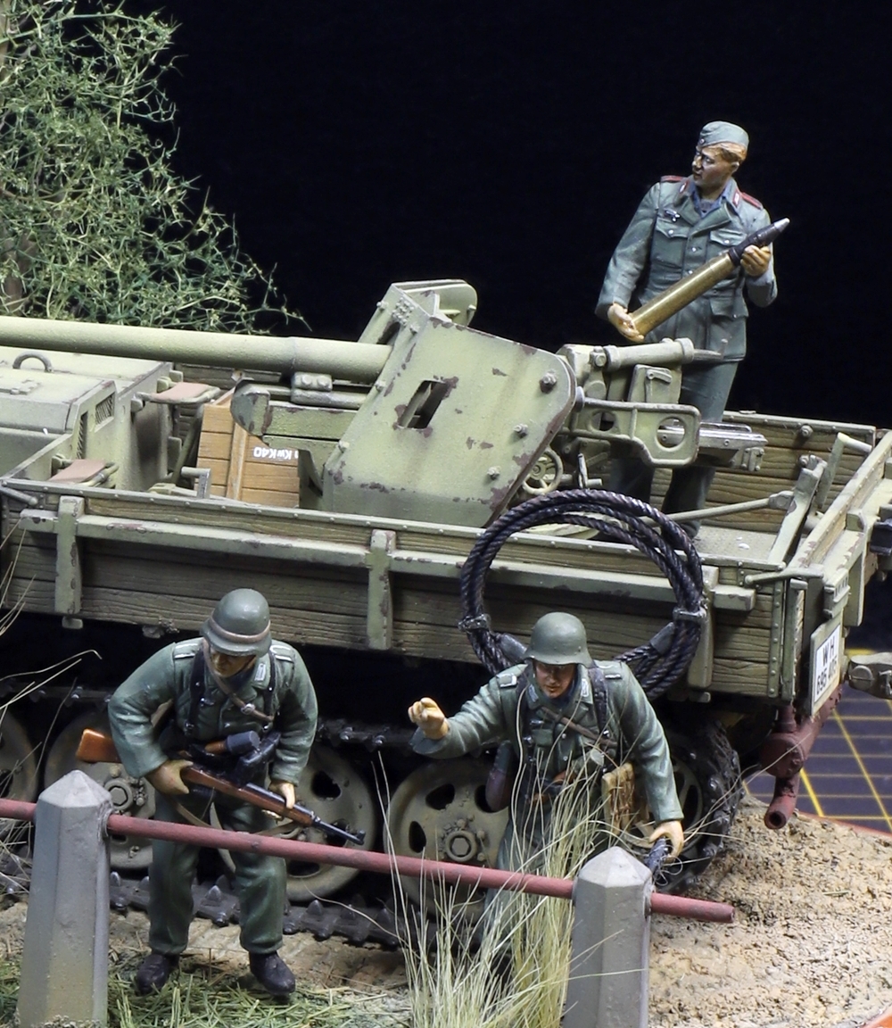 1/35 ドイツ軍 東部戦線1944 STEYR RSO mit PAK-40 対戦車自走砲ジオラマ 制作完成品（作品ベースサイズ長さ20cｍ×幅16cｍ×高さ15cｍ）_画像10