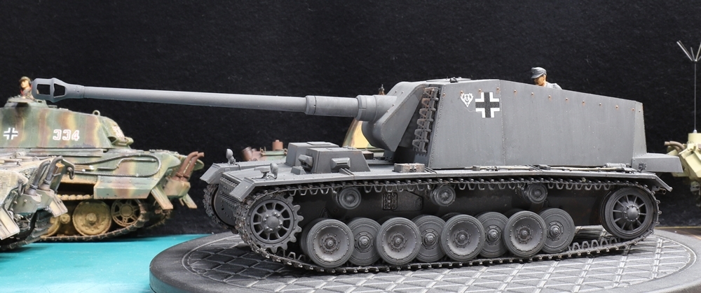 1/35 ドイツ軍 シュタール・エミール VK3001(H) 12.8cm 自走砲（フィギュア付き） 制作完成品_画像3