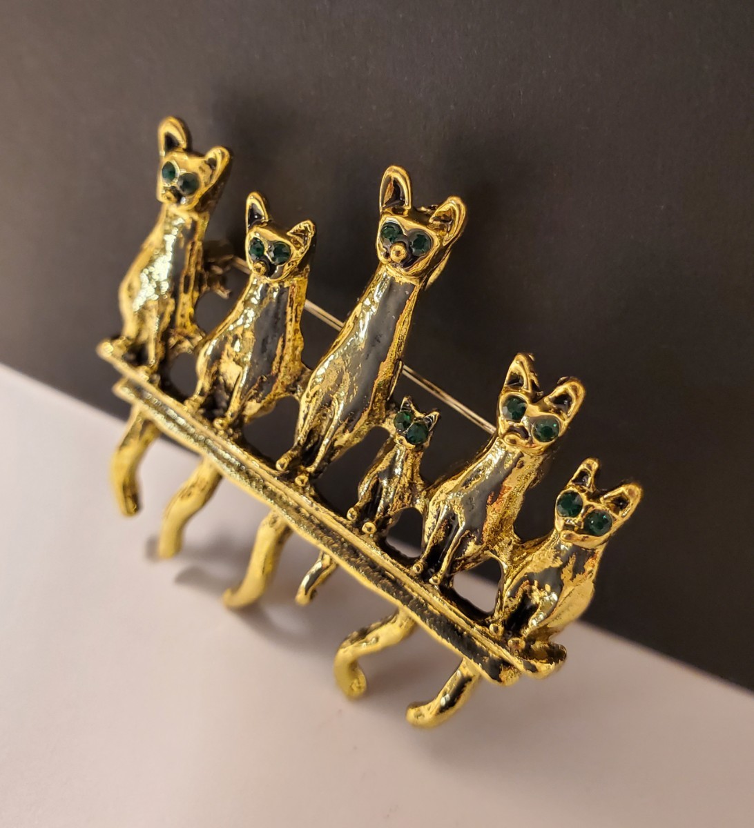猫のブローチ ペンダント兼用 猫６匹 ゴールド 猫の雑貨 HANAKOの画像2