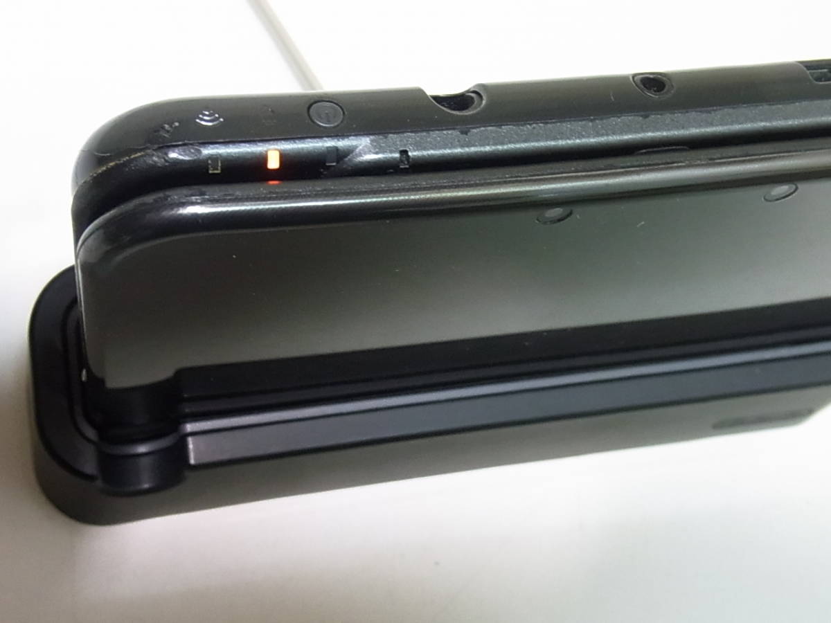 ニンテンドー　NEW 3DS LL/XL 用　充電台　RED-007　中古　/　オマケ　ACアダプター　WAP-002_NEW3DSLL本体は付属いたしません。